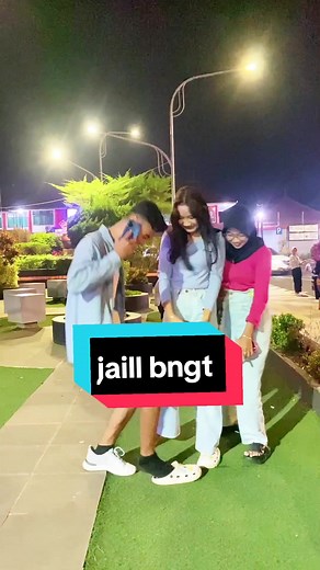 jahilin cewe cantik umpetin sandal #fyp #viral #purbalingga