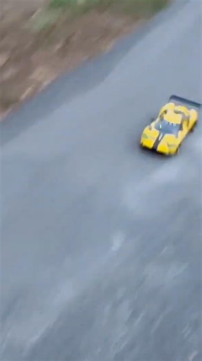 Ripping up the pavement with my Traxxas 4Tec 2.0 with Ford GT Body #newenglandrc #viralvideo #4tec