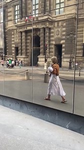 Today we visited some of the top flower shops in Paris. I bought myself French flowers and walked till we could not anymore 🌸 Inbetween all of it we did sightseeing, had lunch at a pretty cafe and took a bus in the wrong direction going into a dodgy Paris area. The other blonde waving in the video is not my sister but my friend, collegue and our senior business manager, Estelle 🌸 | Adene's farm flowers