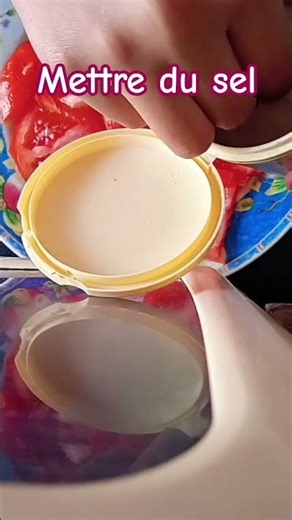 Tuto comment utiliser une seule tomate avec 3 ingredients #tutorial #nourriture