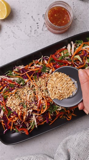 Asian Slaw with Crunchy Topping – Fresh, crunchy, tangy & absolutely addictive! 🌶️🥜 Who’s ready for the ultimate zesty crunch? 🔥 Recipe in the comments 👇 (pinned for easy access!) Great as a side, taco topper, with grilled chicken, or solo. Save this Reel & tag a foodie friend who needs it! 😍🥢 www.mamasan.co.nz | mama san