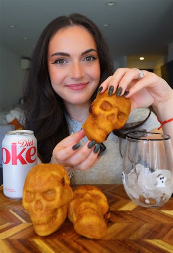 Delicious Pizza Skulls Recipe for Halloween Fun
