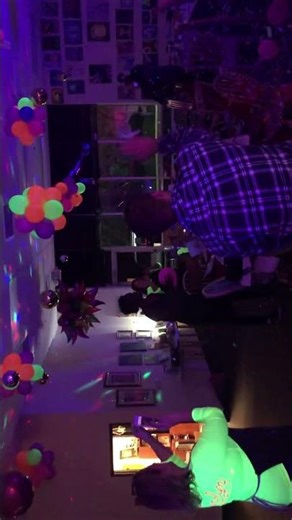 Kids New Year’s Eve Black Light Party | Confetti Balloon Pop at Midnight | The Art Of The Party