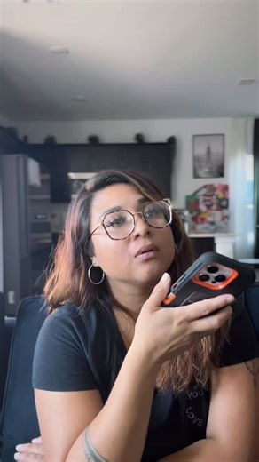 풜퓁❁퓃풹퓇풶 on Instagram: "Deaf bing? 狼狼 #deafcommunity #deaf #asl #funny #foryoupage #comedy"