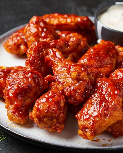 These air fryer buffalo wings hit crispy, spicy and ready-to-devour vibes fast 🔥🍗 | Quick and Easy Cooking with Marion