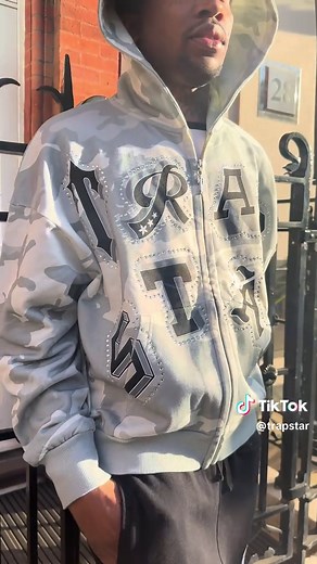 Trapstar Streetwear: Grillz, Hoodies & Tracksuits
