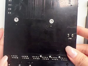 高度集成化 的片上系统无线网络路由器模组， 使用MT7981B+MT7976C+MT7531A方案