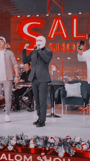 SALO SALO Holiday Performance: Festive Stage Celebration