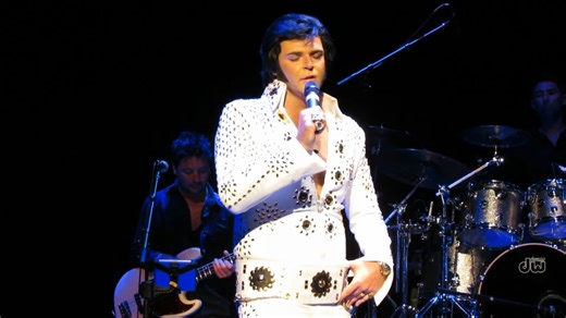 This weekend...VEGAS IN CONCERT! Get ready for a 3-hour spectacle featuring 6 legendary performers all in one electrifying show also featuring a live world class band to amplify the energy! Prepare to be blown away by: - Greg Andrew as Elton John 🚀 - Jack Gatto as Elvis Presley 🕺 - Anthony Mara as Billy Joel 🎹 - Vito Grillo as Neil Diamond 💎 - Jay Weston as Roy Orbison 🎶 - Anita Spring as Olivia Newton John 💃 Hosted by Joe White - Comedian Saturday 7 December, 7:45pm Book now: ttps://bit.l