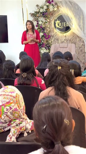 Kavita Singh Thakur 🫅 on Instagram: "Class Details - 📱96306 66556 Address - Dhani Ki kutiya, Adhartal, Jabalpur (M.P.) Collection - queen_ collection_jabalpur #instagram #academy #salon #viral #modal #beautician #trending #school #makeupartist #beauty #brand #celebrity #course #blog #jabalpur_city"