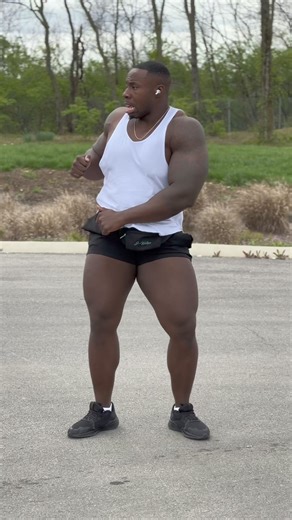 79K views · 1K reactions | When the beat hits ‍ •••#dance #happy #footwork #goodvibes | Biggroove | Facebook