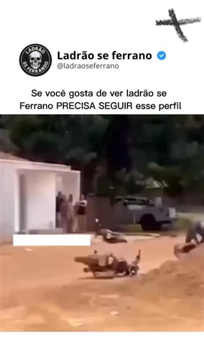 Ladrão se ferrano ☠️ on Instagram: "日本利用压电瓷砖将脚步转化为电能。这些瓷砖捕捉来自你脚步的动能。当你行走时，你的重量和动作会对瓷砖产生压力。瓷砖会轻微弯曲，从而产生机械应力。瓷砖内部的压电材料将这种应力转化为电能。每一步都会产生少量电荷而数百万步结合在一起就能产生足够的电力来驱动LEDF、数学显果屏和传感器。 eal 在像涩谷车站这样繁忙的地方，每天大约有240万个脚步为这一系统作出贡献。这些电能可以被储存或立即使用从而减少对传统电力来源的依赖，并支持可持续的城市基础设施。这种方法将日常运动转化为实用的可再生能源。#日本#知识＃事实#你知道吗#推荐#科技创新井历史技术实验井热门"