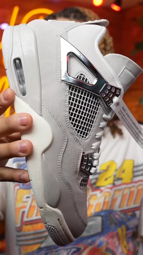 Why EVERYONE Has Been Going CRAZY over the Jordan 4 Frozen Moments #jordan4frozenmoments #frozenmoments | Tonyd2wild