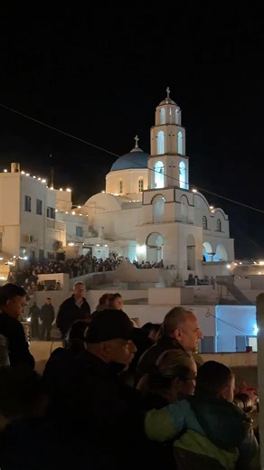 Μεγάλη Παρασκευή σε ελληνικό νησί 🇬🇷☦️Good Friday in Santorini: a night of light, silence&devotion