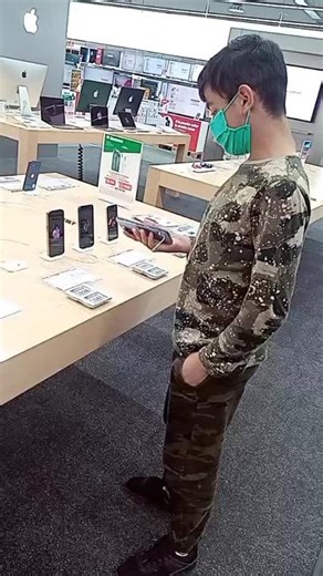 Exploring Smartphones at the Electronics Store