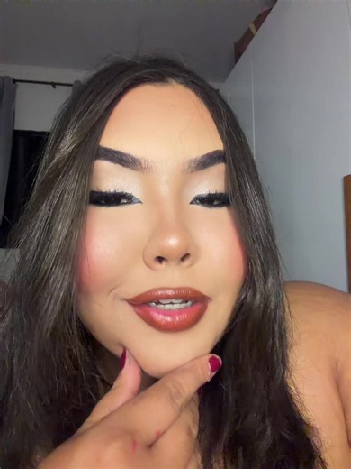 pq sempre na hora de dormir a maquiagem fica linda assim? #fy #maquiagem #makeup