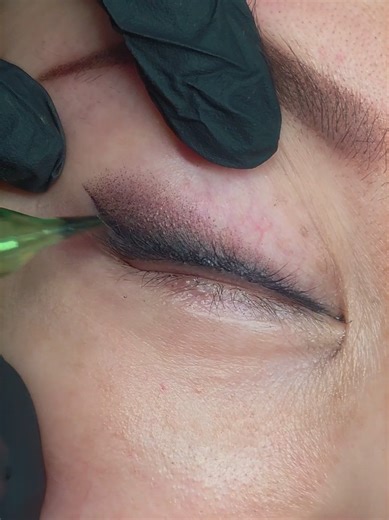 Nano Stardust Eyeliner: Long-Lasting & Gentle Solution