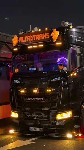 Scania Trucks Night Express Spotting