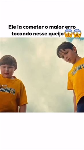 FILMES QUE AMO on Instagram: "🎬 ONDE ASSISTIR? L1NK NA BI0! Sinopse: Baseado no fenômeno literário de Jeff Kinney, o filme acompanha as aventuras e desventuras de Greg Heffley, um garoto magricela que está prestes a enfrentar o período mais aterrorizante da vida de qualquer criança: o ensino fundamental. Para Greg, a escola é um campo de batalha repleto de idiotas, valentões e situações constrangedoras. Ao lado de seu melhor amigo Rowley — que, para desespero de Greg, consegue ser popular sem n