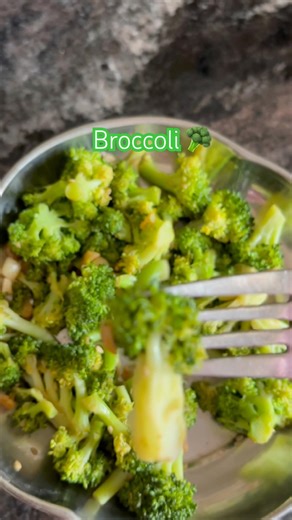 Broccoli: tiny trees, big benefits💪🏻Must try😋#reels #broccoli #foodlover #healtylifestyle #snacks