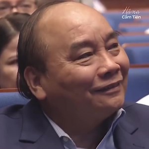 19M views · 1.1M reactions | Mặc dù bà đã già, nhưng mà vẫn kiếm tiền bằng đôi bàn tay của mình ❤️ - Cre: VTV24 | CT Music Group | Facebook