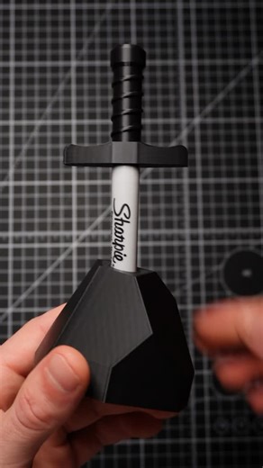 Carter Grabowski | 3D printed sharpie sword cap 🗡️ Using @3dhojor_official black pla+ #3dprinted #maker #thangs #sharpie | Instagram