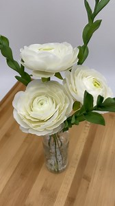 💐 Life has really been kicking my butt lately, but let me just say… 💐 the fact that so many people still support my art, I’m honestly so grateful and humbled every day 🥹💕 Clay flowers are my therapy, my escape, it keeps me sane 🧘🏼‍♀️ thank you so much for your kindness and encouragement 🙏 You are wonderful 💗 #clayflowersbyanna #clayflowers #humbled #grateful #clay #flowers #thankful #coldporcelain #coldporcelainflowers #artislife #arttherapy #handmade #art #dowhatyoulove | Clay Flowers B