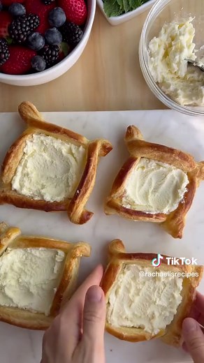 Delicious Mascarpone Berry Tarts Recipe