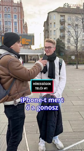 Replying to @jozsefmilbich A legfelsőbb körökben is megosztó téma 😮😅 #iPhone #telefon #mobil #okostelefon #android #notebook #notebookhu #billgates #jeffbezos #tech #technológia #techguru #microsoft #amazon #híresség #hírességek