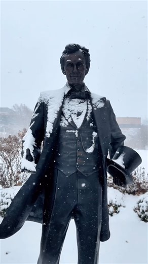 University of Illinois Springfield on Instagram: "The first snowfall of the season has arrived at #UISedu and campus feels completely transformed. ❄️ #snow #Illinois #winter #college"