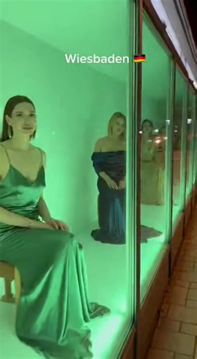 Captivating Window Displays: The Art of Creation