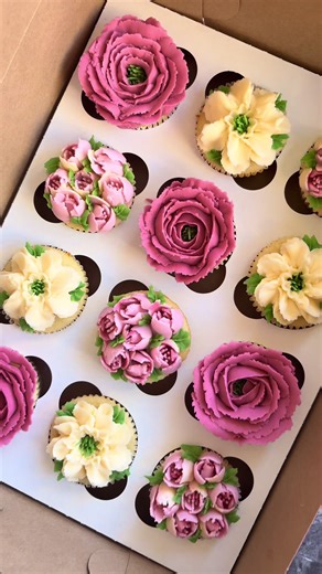 Russian Piping Tips for Floral Cupcakes