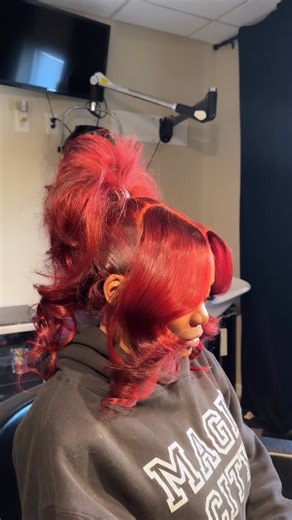 Tiffany🩵 on Instagram: "Do your ponytails look like this?😌💅🏾 If not, grab my Teased Ponytail Course today to learn all of my tips and tricks to flawlessly execute this look?🤍 To book this service: Lace Wig Install + Ponytail/Updo February Appointments are available. Only a few spots left for the week of Valentine’s Day💕"