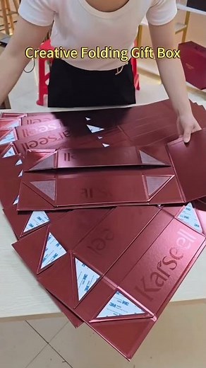 Luxury Magnetic Folding Gift Box | Custom Collapsible Rigid Packaging Manufacturer