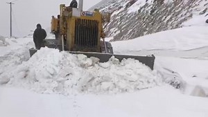 8.9K views · 487 reactions | #WATCH: Border Roads Organisation (BRO) carries out snow clearance operation amid freezing temperature, to keep strategic roads and passes open in Eastern Ladakh. (Video Source: Border Roads Organisation) | Asian News International (ANI) | Facebook
