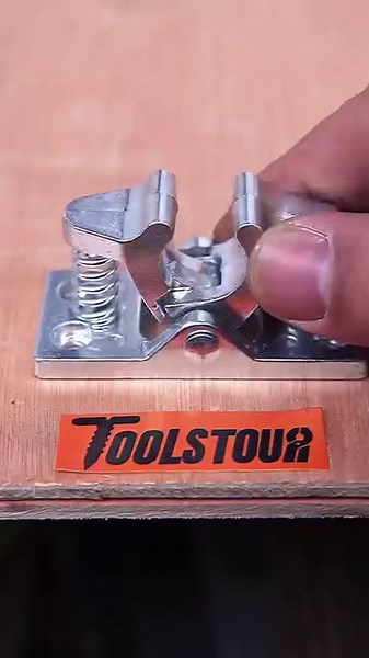 Heavy Duty Spring Loaded Cabin Door Latch #toolstour #toolstoday #tooltips #toolhack #diycraft #diytips #toolsforlife #toolkit | Toolstour