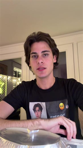 CALIFORNIA COOKIE 🌉 (@unbancookie)’s video of cookie king