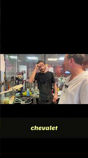 Technique : Coller un chevalet de guitare facilement #shorts