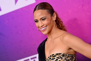 Paula Patton Cooks Fried Chicken & The Internet Immediately Fires Off Memes