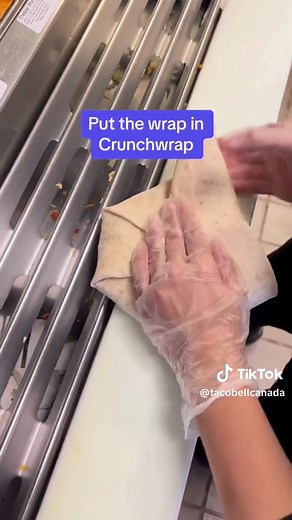 How to Build a Crunchwrap Supreme