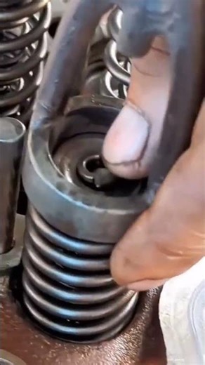 valve spring locking clip installation process