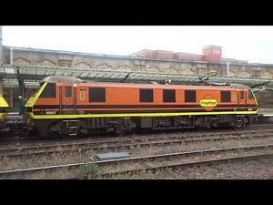 The x2 Class 90 Freightliner Nos.90047+90041 with Rail Containers was now they left at Carlisle.