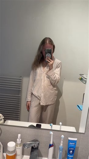 Lucy Woodward | Heptathlete / architect on Instagram: "How I maintain my sanity balancing Heptathlon training with a career in Architecture 🤣😩 ✨THE SUNDAY RESET✨ I kick start my Sunday morning with my supplement routine. I’m very consistent with this and it shows in how my body feels (and how little illnesses I’ve had this year🤩) @esncom.uk for my vitamin d, mushroom complex, omega 3, zinc and amino acids @ape_nutrition, with their clean grass fed collagen powder and optimised female suppleme