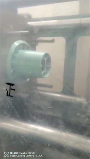 Plastic chicken feeder injection molding machine