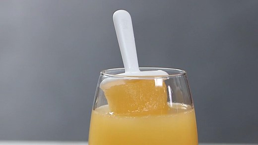 Food Hack: Make Mimosa Popsicles