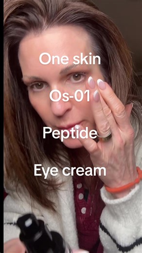 @One Skin The OS-01 Eye Topical Supplement by OneSkin is designed for the thinnest, fastest-aging skin on your face — the eye area. ✨ What it actually does: • Targets fine lines crepey texture • Helps firm and smooth the under-eye • Supports the skin barrier (not just surface hydration) • Improves the look of dark circles puffiness over time 🧬 Why it’s different: Powered by the OS-01 peptide, a longevity-focused peptide shown to reduce the buildup of senescent (aging) skin cells — meaning it wo