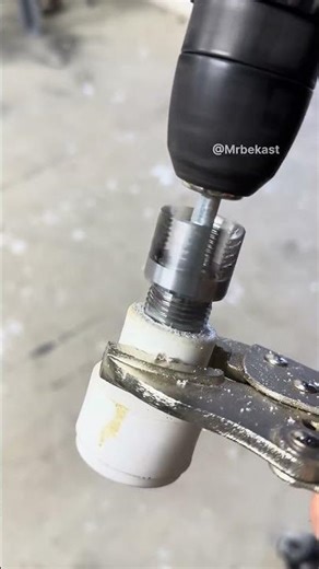 Precision tool creates perfect pvc pipe threads #shorts #plumbing #tool