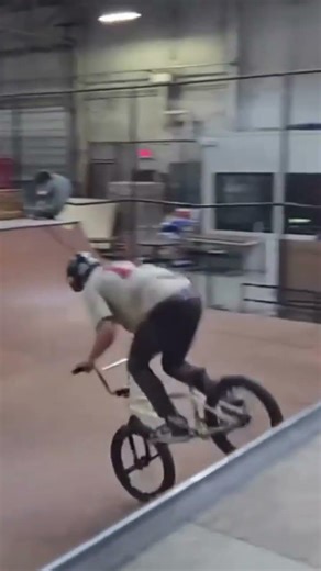 Jack rips the little Mini Ramp at Modern Skatepark