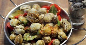 cockle dishes / cockle stew