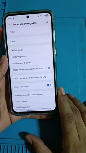 How to turn your phone screen on or off with two taps!